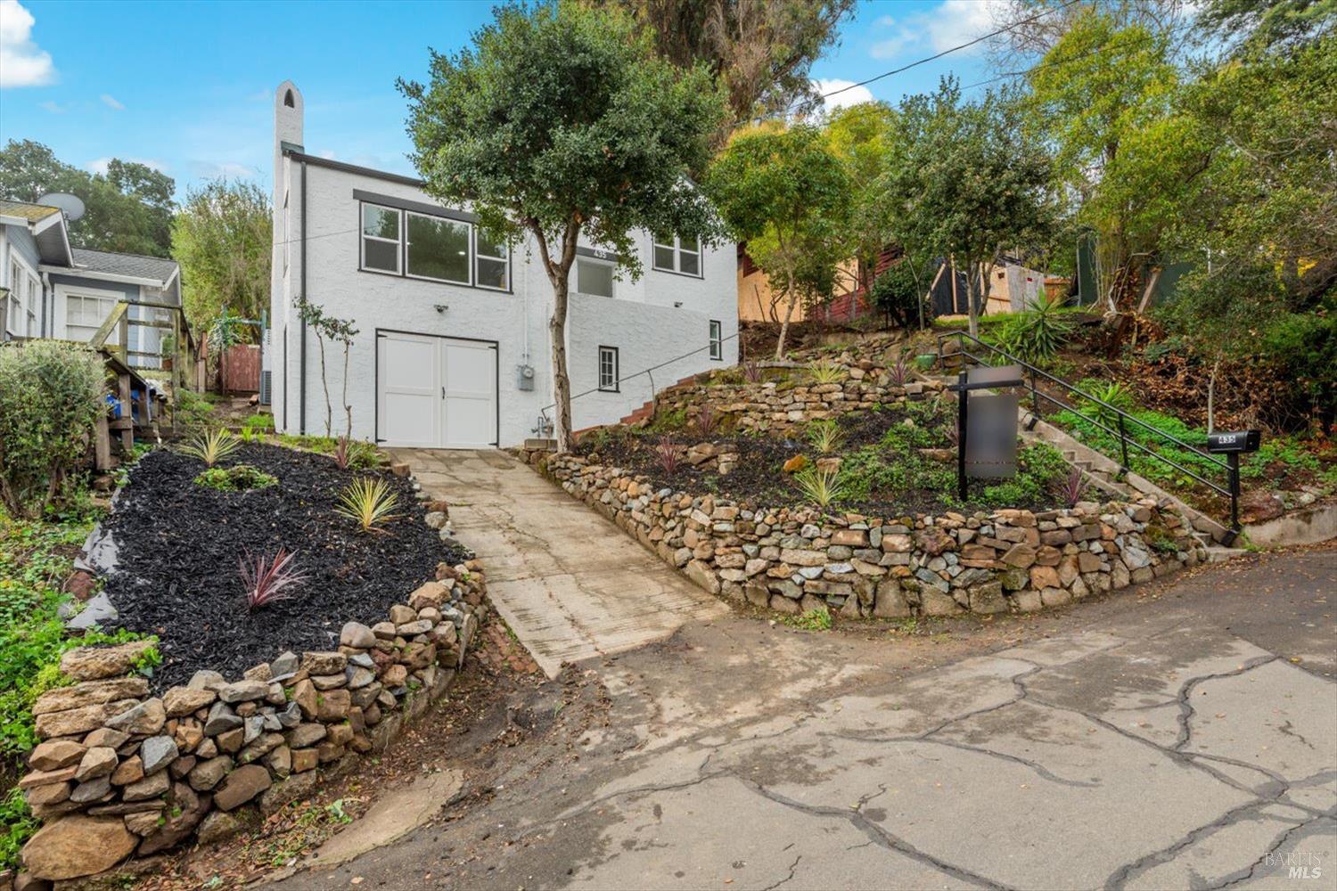 Detail Gallery Image 2 of 42 For 435 Alhambra St, Crockett,  CA 94525 - 3 Beds | 2 Baths