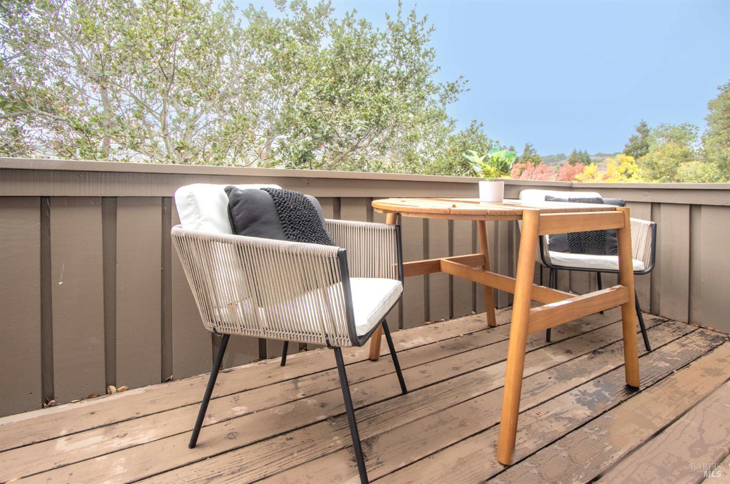 Detail Gallery Image 23 of 46 For 235 Knollwood Dr, San Rafael,  CA 94901 - 3 Beds | 2/1 Baths