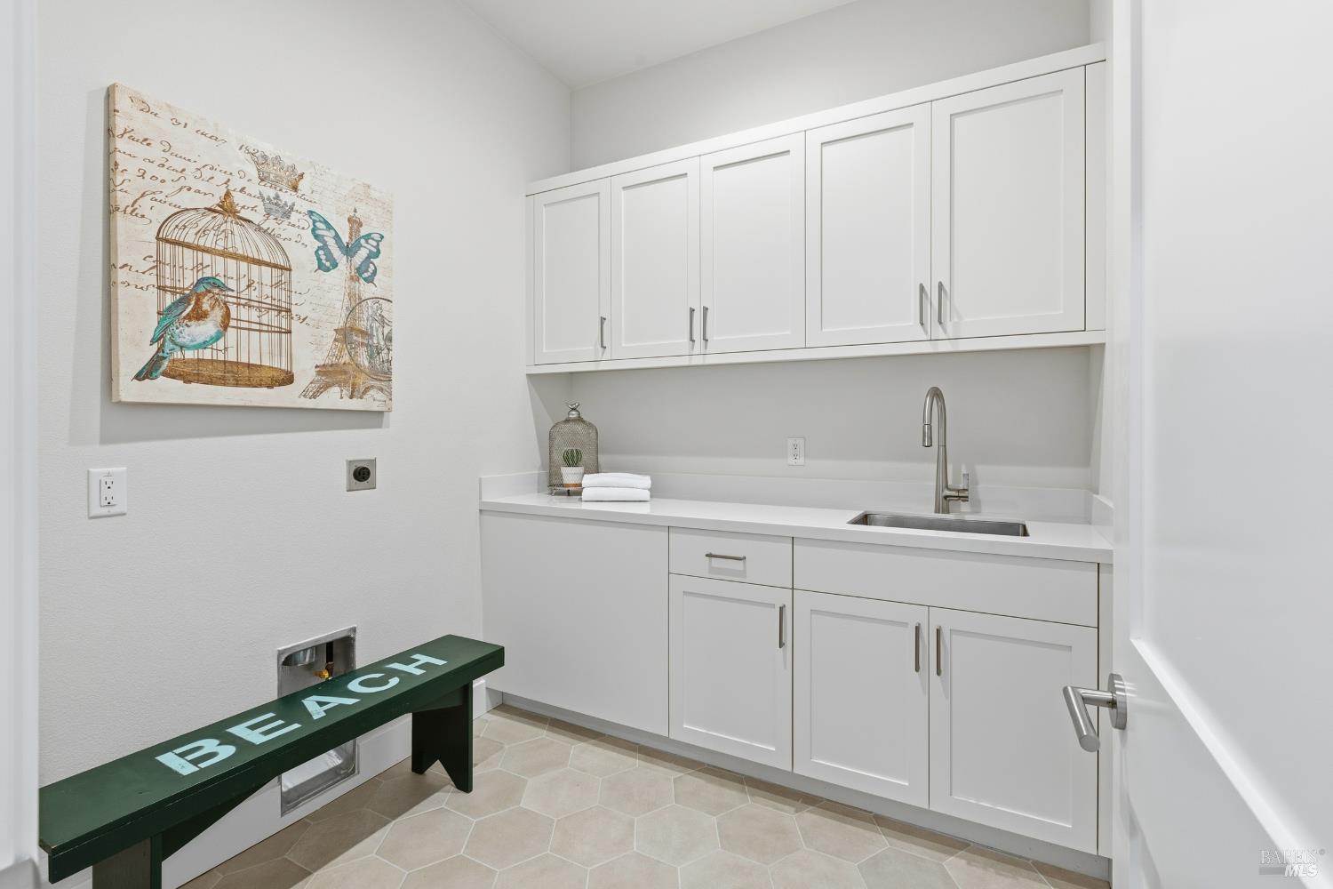 Detail Gallery Image 21 of 48 For 3945 Parker Hill Rd, Santa Rosa,  CA 95404 - 4 Beds | 4/1 Baths