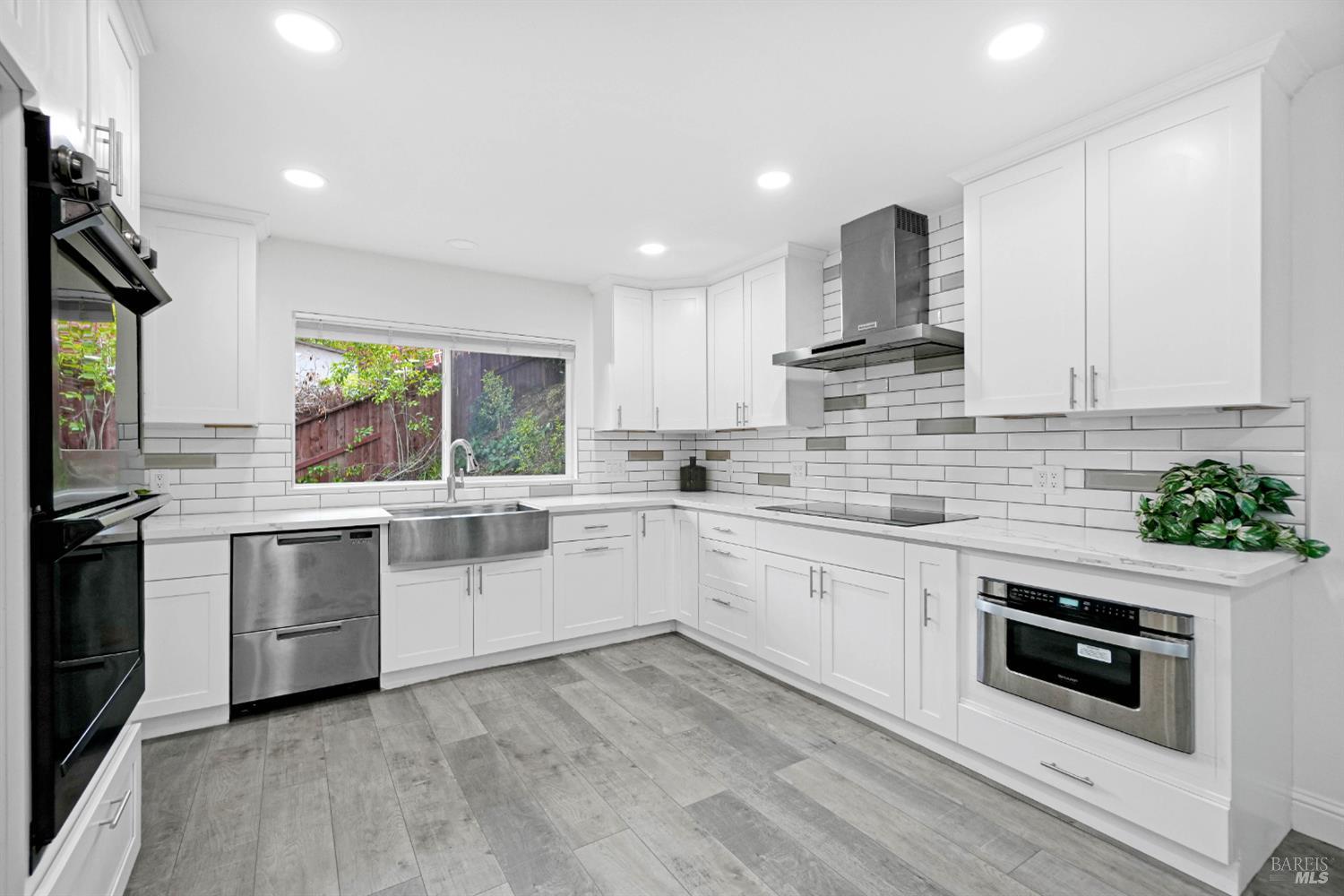 Front Image Thumbnail for BA325096847