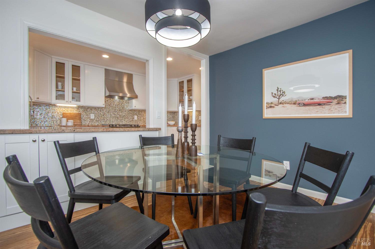 Detail Gallery Image 16 of 46 For 235 Knollwood Dr, San Rafael,  CA 94901 - 3 Beds | 2/1 Baths