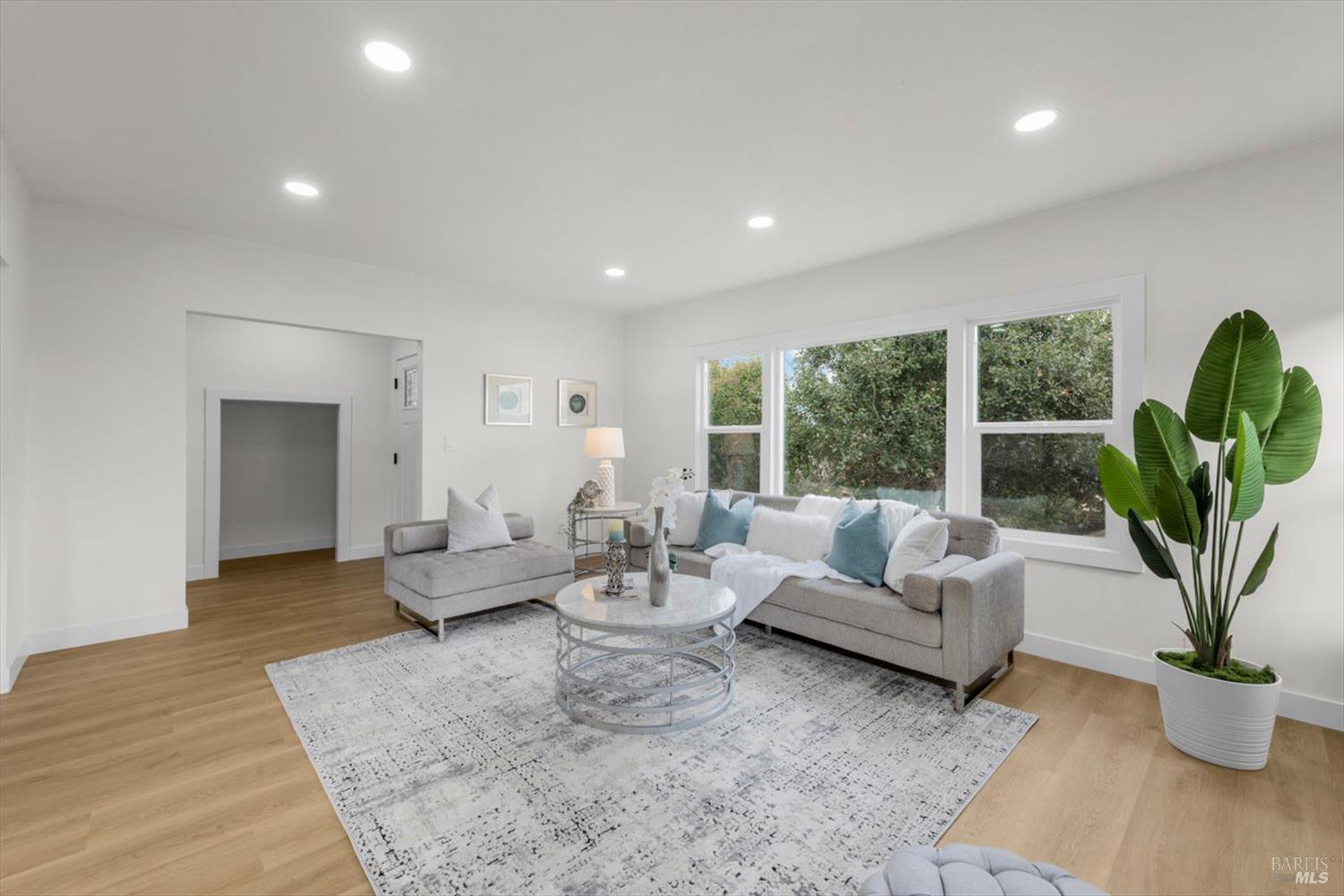 Detail Gallery Image 8 of 42 For 435 Alhambra St, Crockett,  CA 94525 - 3 Beds | 2 Baths