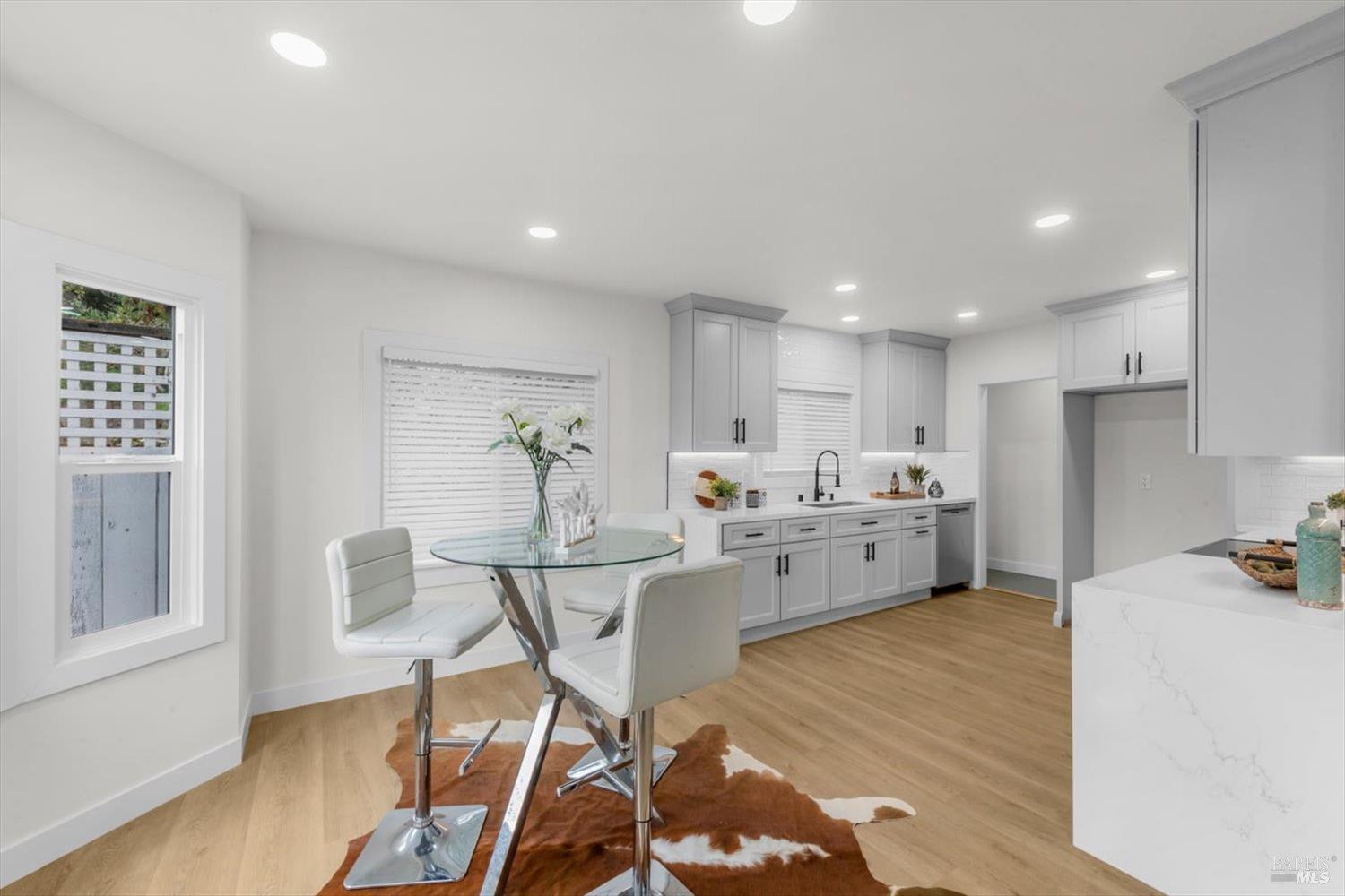 Detail Gallery Image 14 of 42 For 435 Alhambra St, Crockett,  CA 94525 - 3 Beds | 2 Baths