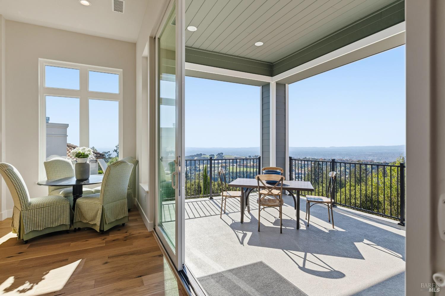 Detail Gallery Image 11 of 48 For 3945 Parker Hill Rd, Santa Rosa,  CA 95404 - 4 Beds | 4/1 Baths