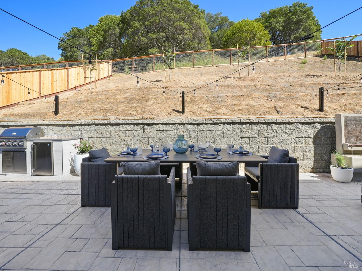 Detail Gallery Image 38 of 49 For 23 Erin Dr, San Rafael,  CA 94903 - 4 Beds | 4/1 Baths