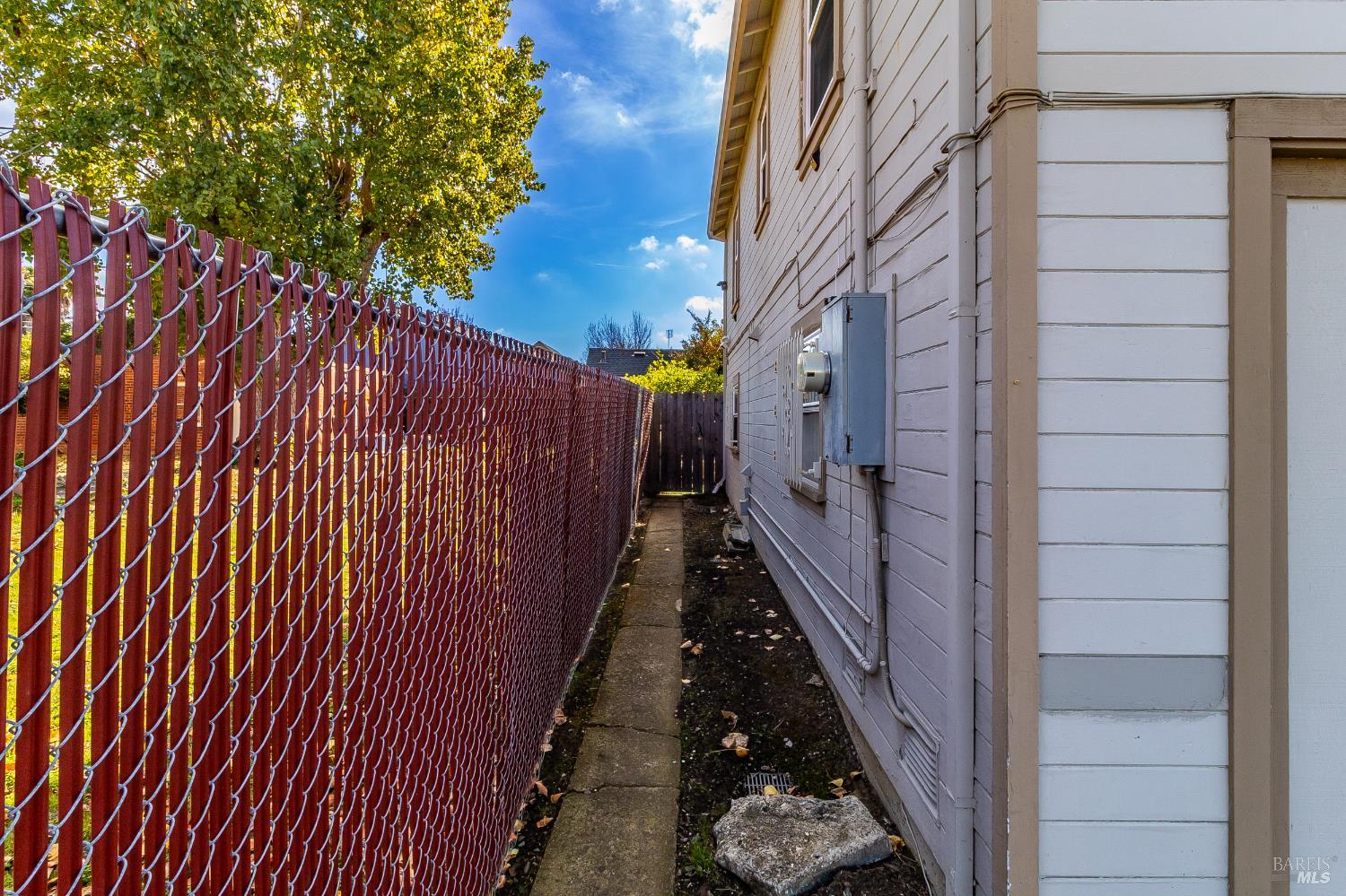 Detail Gallery Image 5 of 45 For 2115 Georgia St, Vallejo,  CA 94590 - 3 Beds | 2 Baths