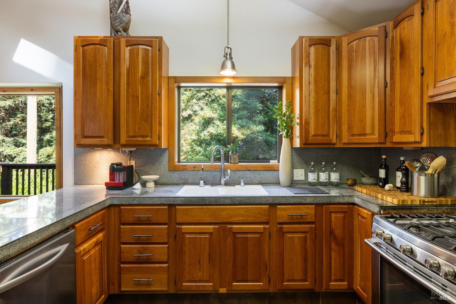 Detail Gallery Image 35 of 77 For 17970 Duncan Rd, Guerneville,  CA 95446 - 2 Beds | 2 Baths