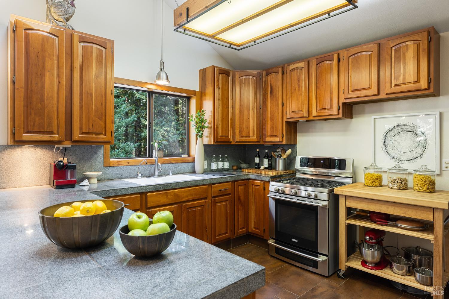 Detail Gallery Image 12 of 77 For 17970 Duncan Rd, Guerneville,  CA 95446 - 2 Beds | 2 Baths