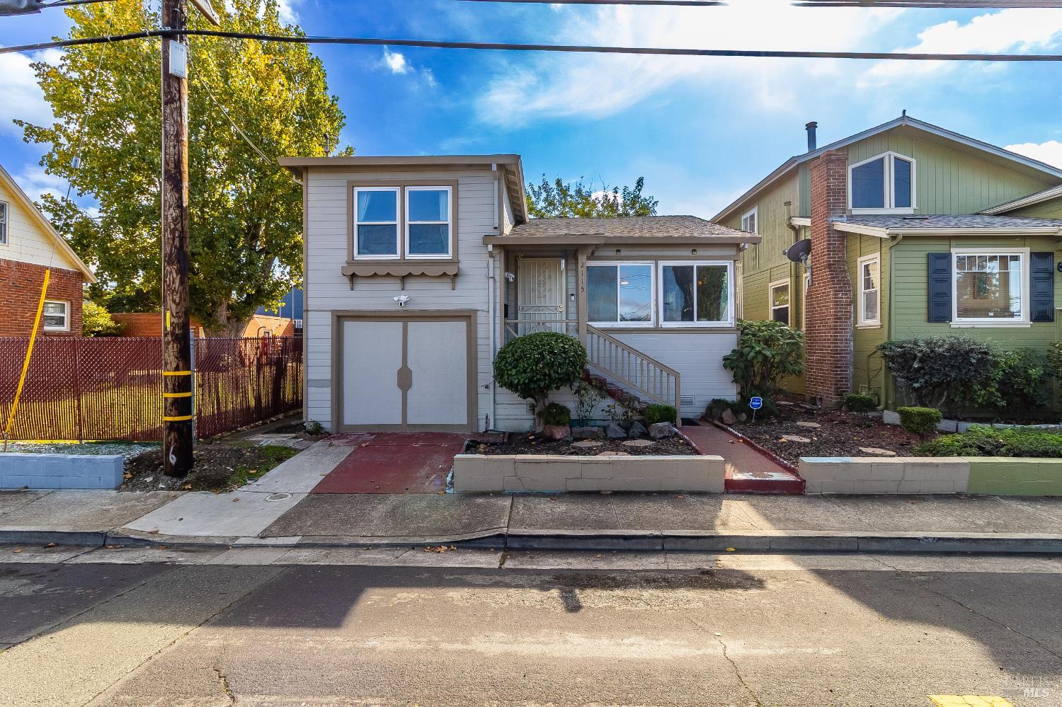 Detail Gallery Image 4 of 45 For 2115 Georgia St, Vallejo,  CA 94590 - 3 Beds | 2 Baths