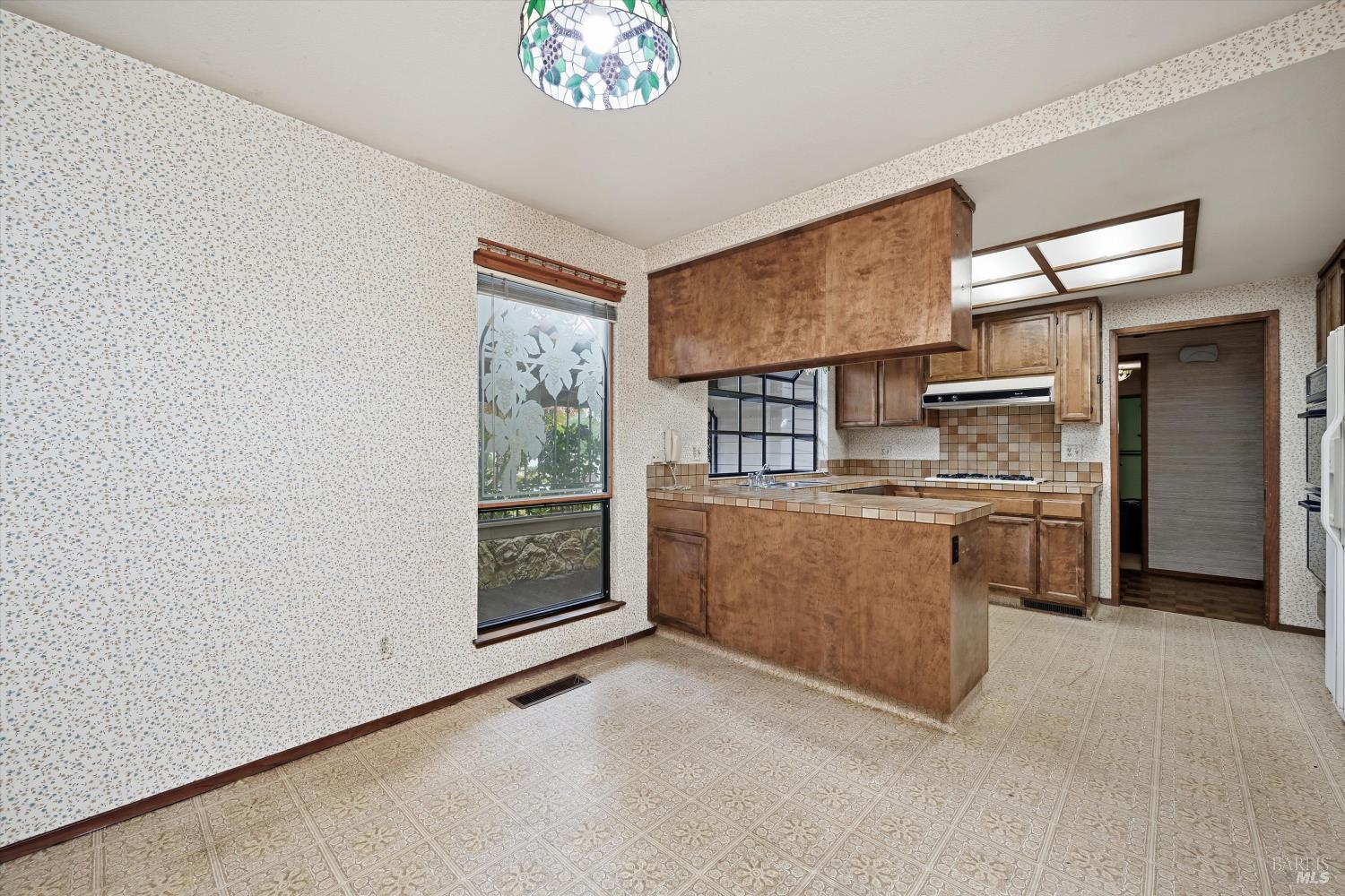 Detail Gallery Image 12 of 37 For 1709 Michael Way, Calistoga,  CA 94515 - 3 Beds | 2 Baths