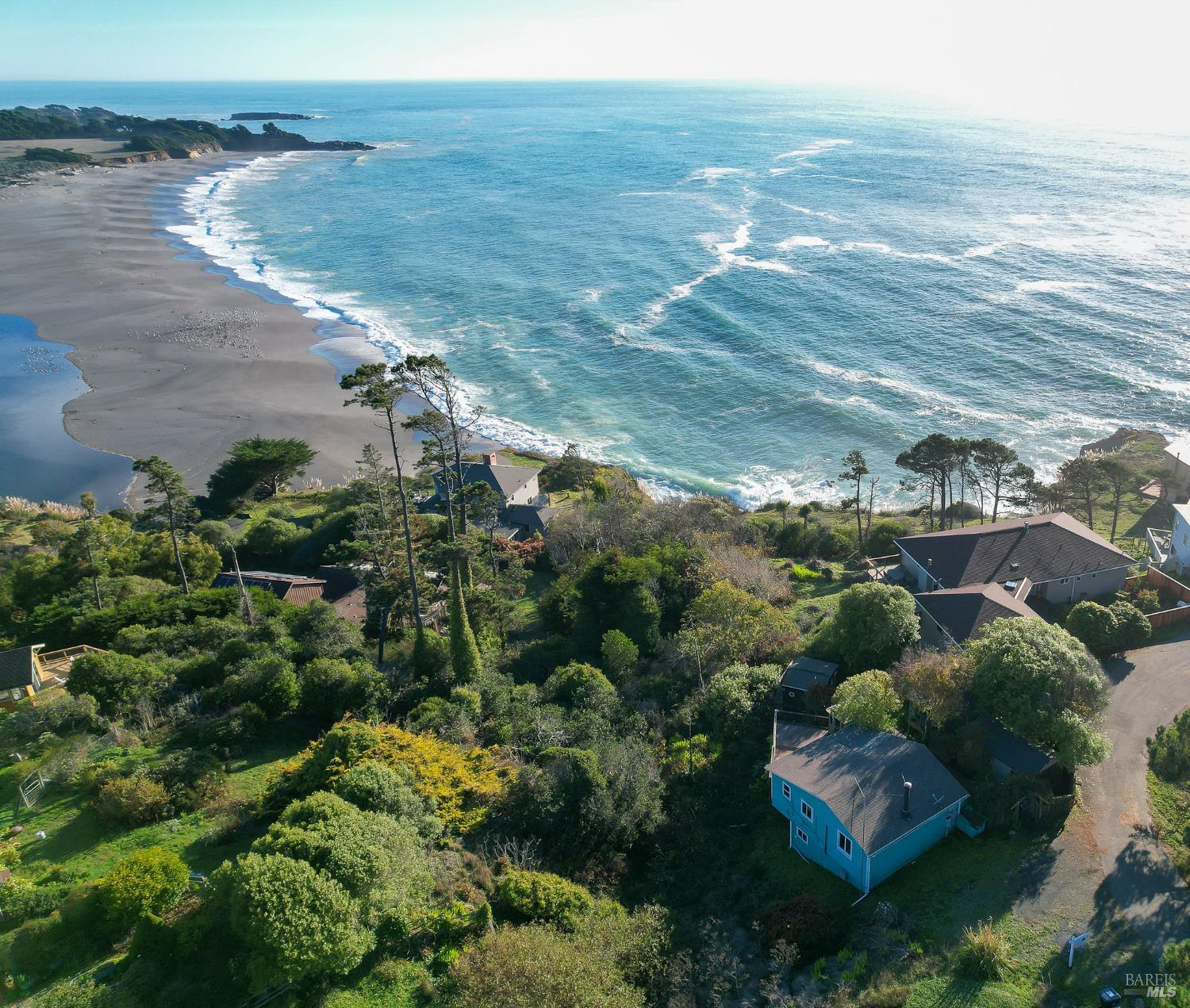 Detail Gallery Image 5 of 32 For 38882 Honey Run Ln, Gualala,  CA 95445 - 1 Beds | 1 Baths