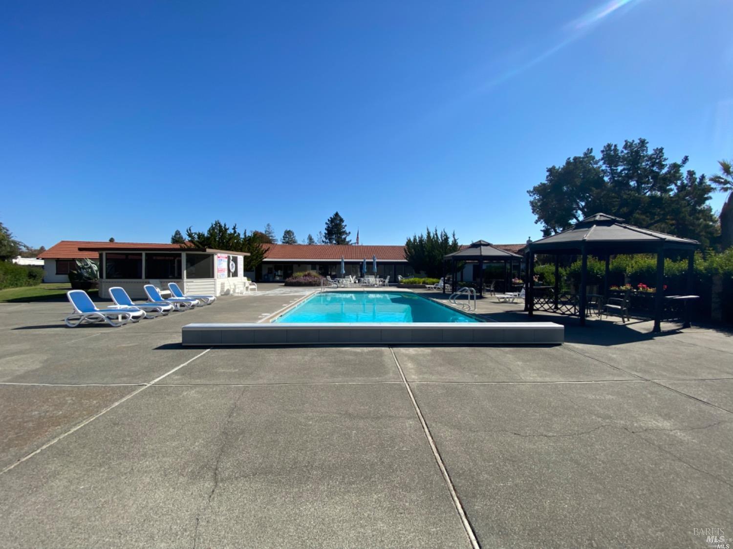 Detail Gallery Image 32 of 33 For 23 Westgate Cir, Santa Rosa,  CA 95401 - 2 Beds | 2 Baths