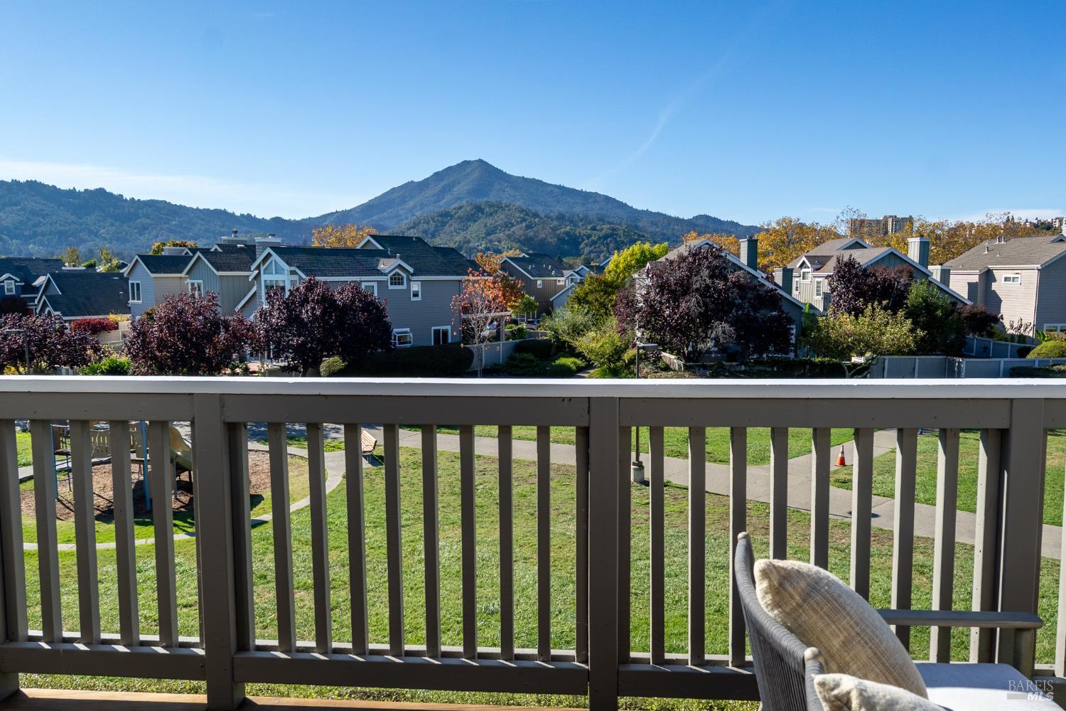 Detail Gallery Image 41 of 47 For 16 Drakes View Cir, Greenbrae,  CA 94904 - 3 Beds | 2/1 Baths