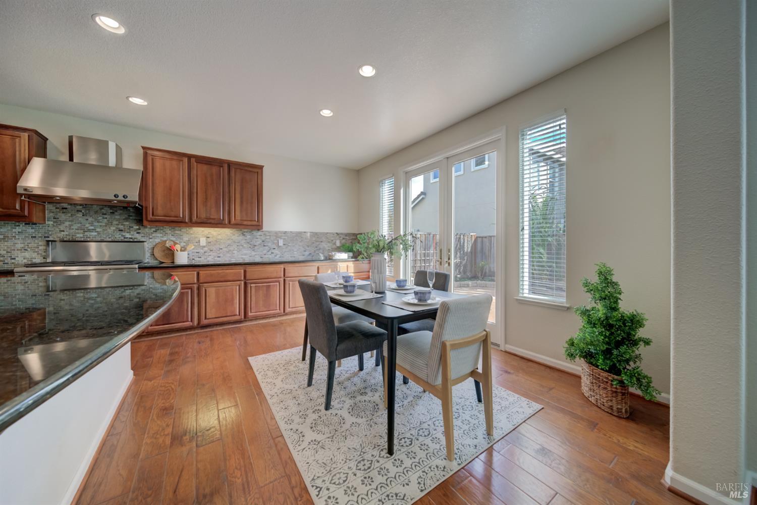 Detail Gallery Image 13 of 43 For 5210 Palladio Way, Fairfield,  CA 94534 - 4 Beds | 2/1 Baths