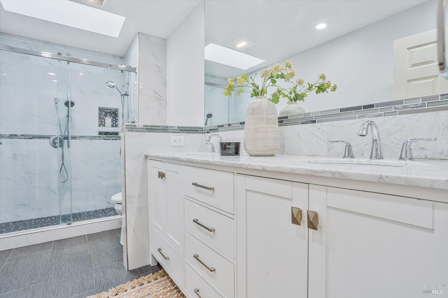 Detail Gallery Image 12 of 25 For 39 Fountain Grove Cir, Napa,  CA 94558 - 3 Beds | 2/1 Baths