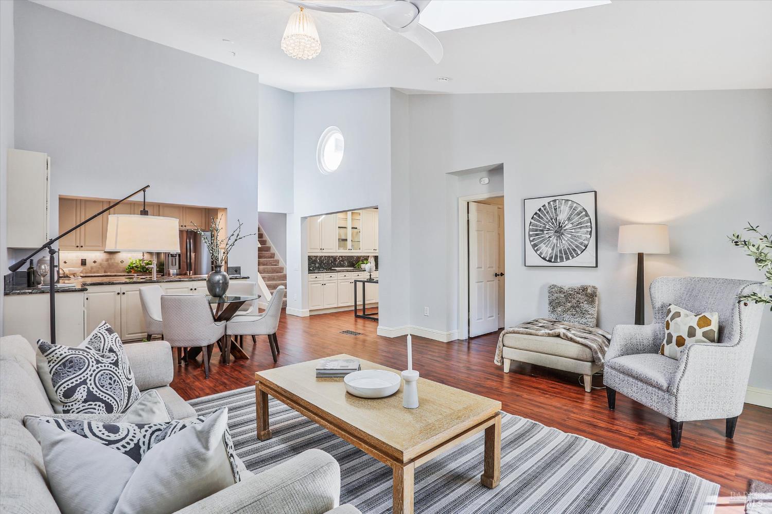 Detail Gallery Image 8 of 25 For 39 Fountain Grove Cir, Napa,  CA 94558 - 3 Beds | 2/1 Baths