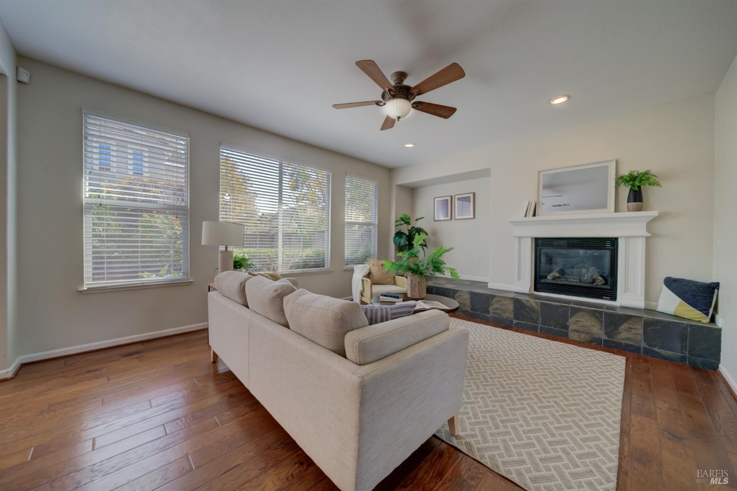 Detail Gallery Image 8 of 43 For 5210 Palladio Way, Fairfield,  CA 94534 - 4 Beds | 2/1 Baths