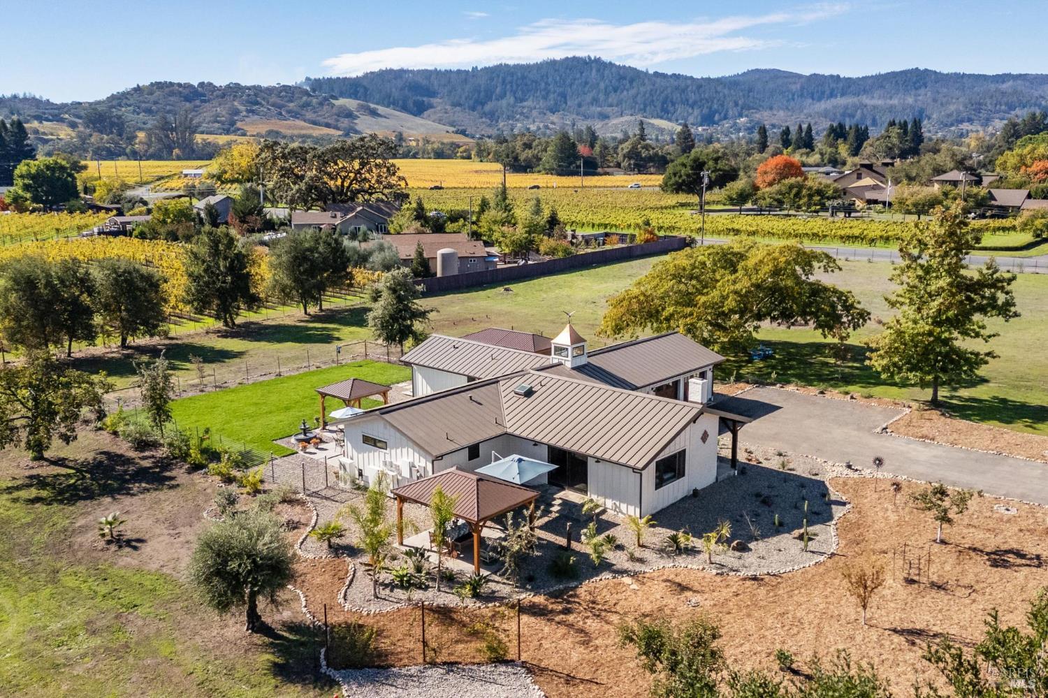 Detail Gallery Image 2 of 61 For 180 Adobe Canyon Rd, Kenwood,  CA 95452 - 3 Beds | 2/1 Baths