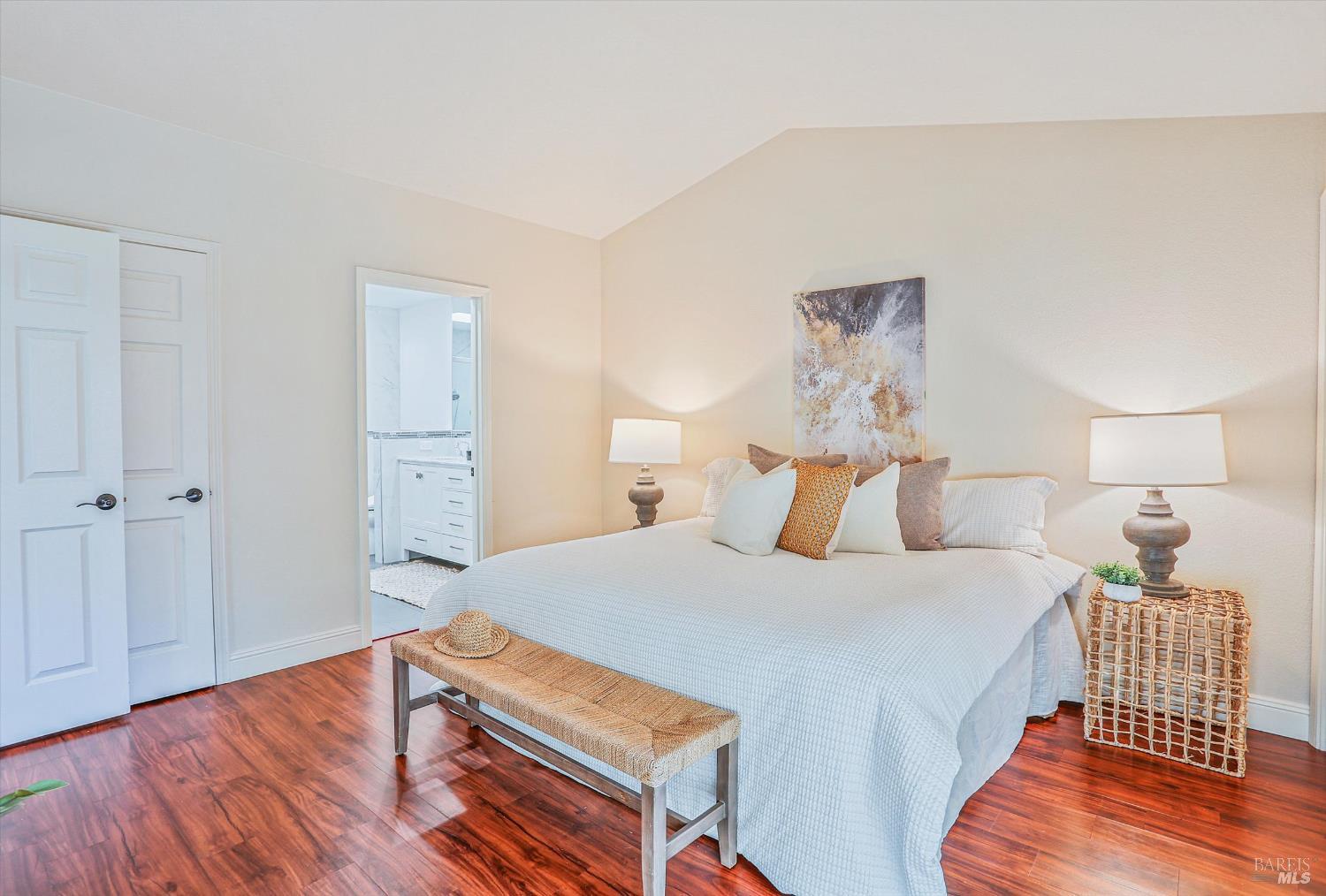 Detail Gallery Image 9 of 25 For 39 Fountain Grove Cir, Napa,  CA 94558 - 3 Beds | 2/1 Baths