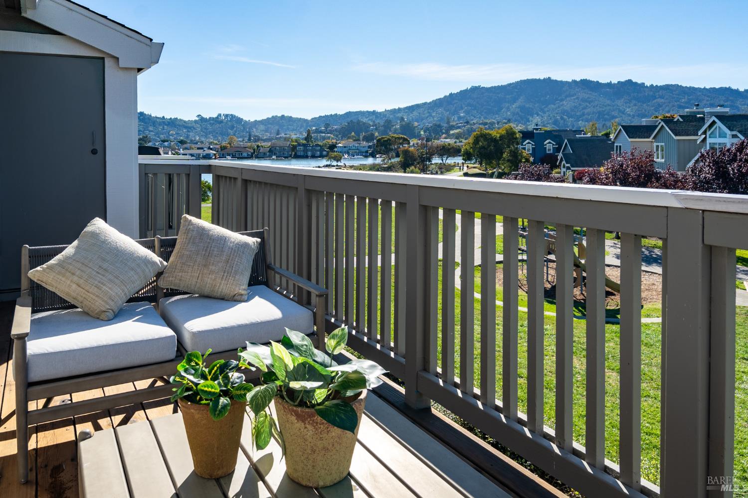 Detail Gallery Image 28 of 47 For 16 Drakes View Cir, Greenbrae,  CA 94904 - 3 Beds | 2/1 Baths