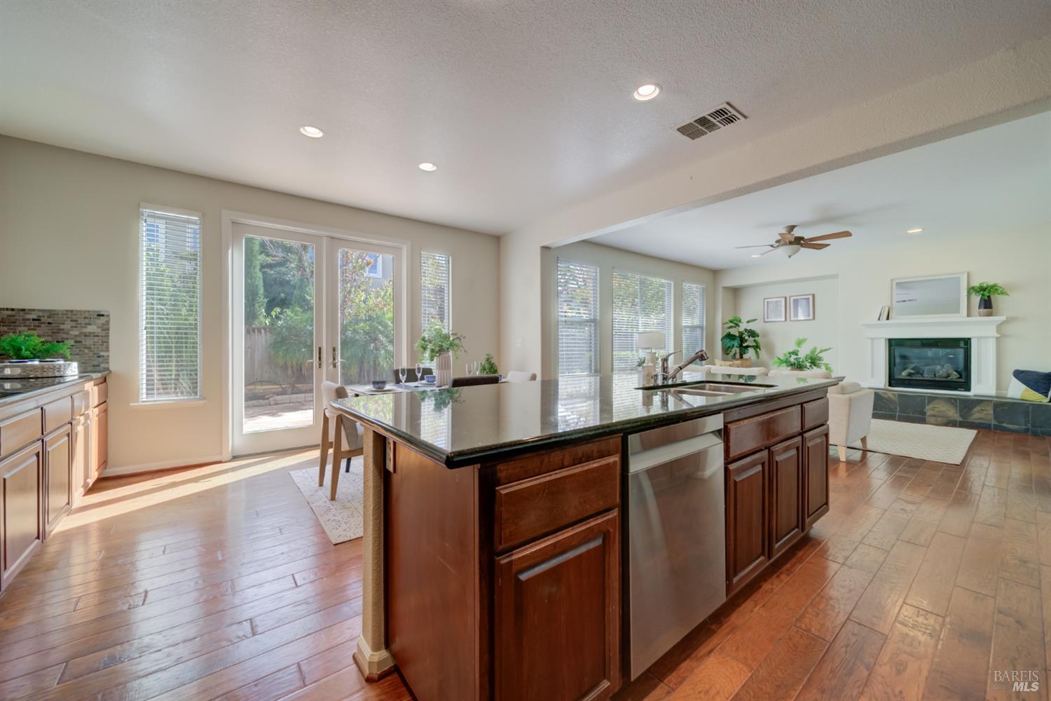 Detail Gallery Image 12 of 43 For 5210 Palladio Way, Fairfield,  CA 94534 - 4 Beds | 2/1 Baths