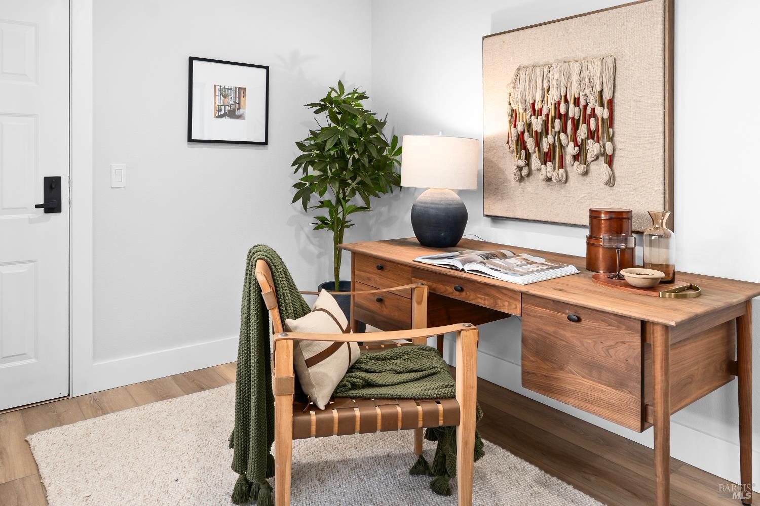 Detail Gallery Image 6 of 47 For 16 Drakes View Cir, Greenbrae,  CA 94904 - 3 Beds | 2/1 Baths