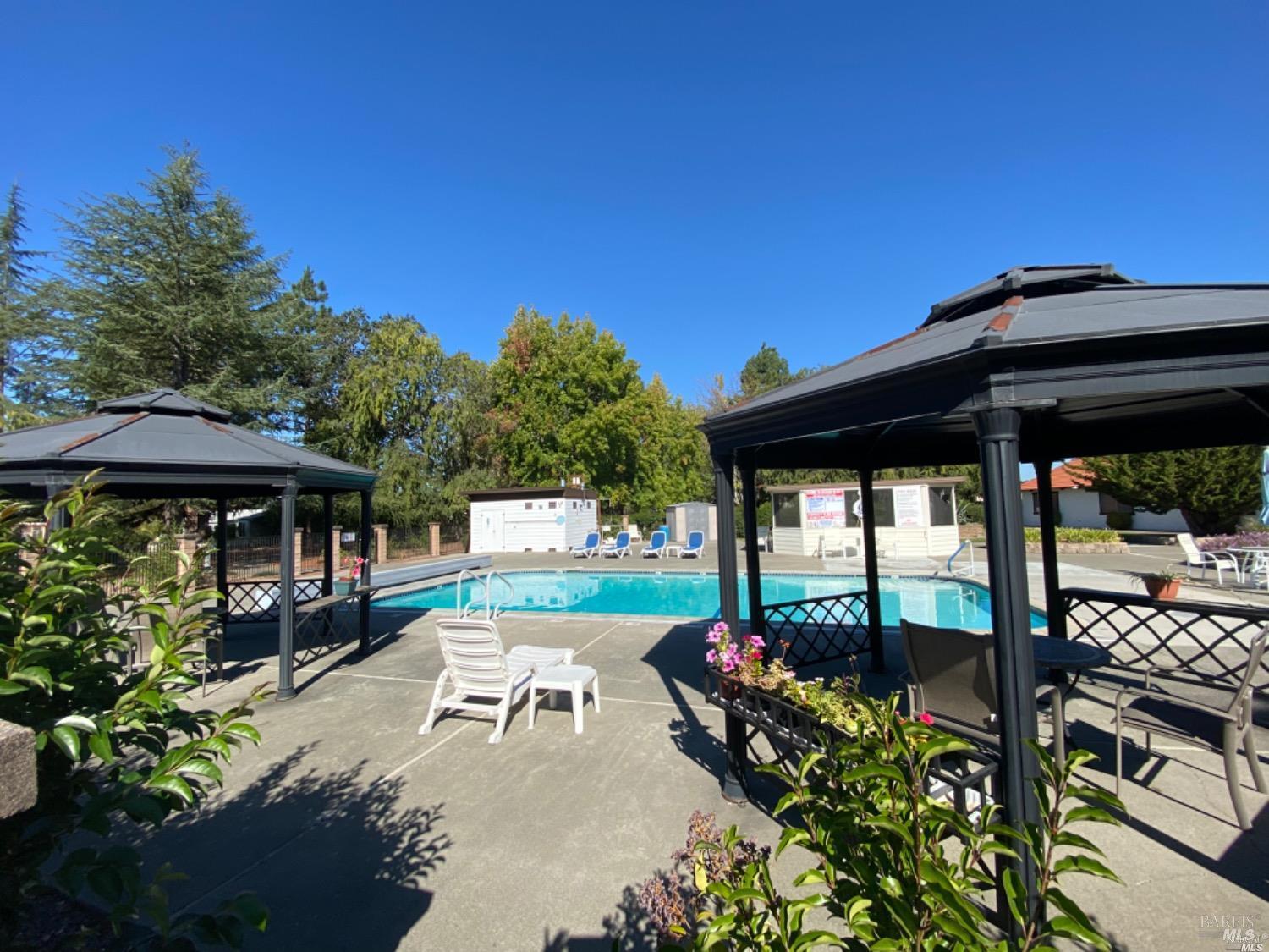 Detail Gallery Image 33 of 33 For 23 Westgate Cir, Santa Rosa,  CA 95401 - 2 Beds | 2 Baths