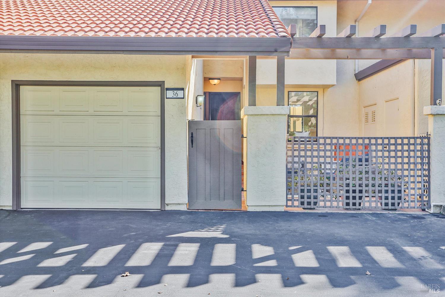 36 Fountain Grove Circle photo 3