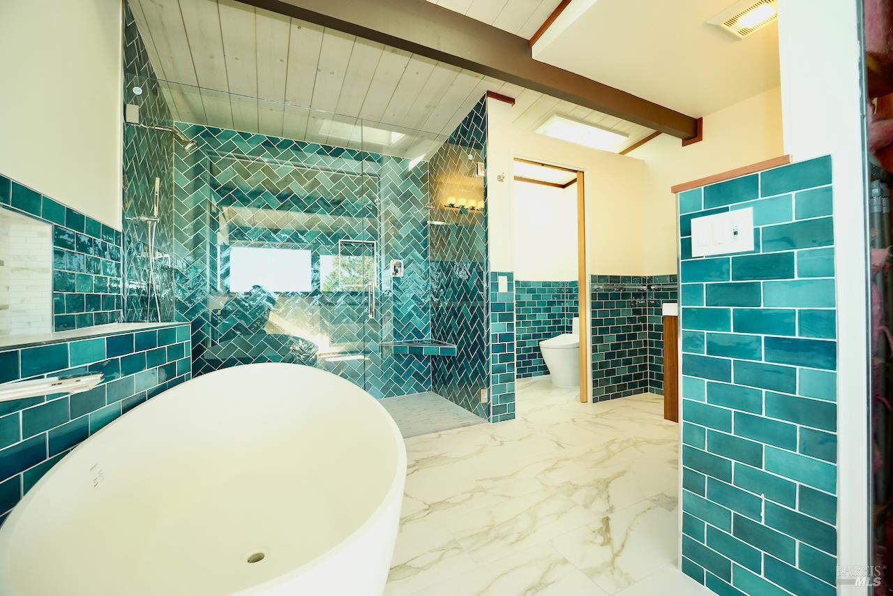 Detail Gallery Image 25 of 45 For 119 Cloud View Rd, Sausalito,  CA 94965 - 3 Beds | 3 Baths