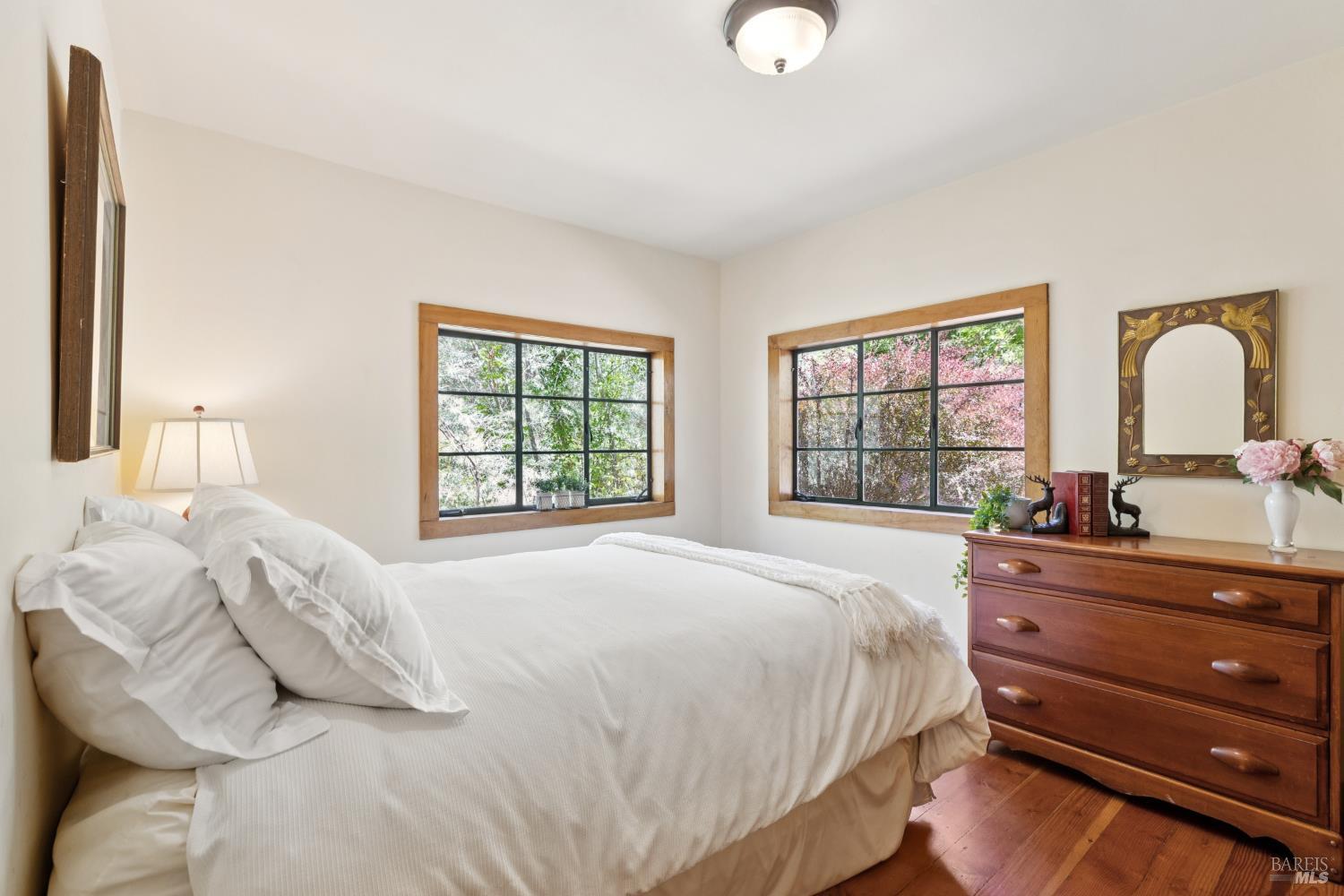 Detail Gallery Image 18 of 37 For 1311 W Dry Creek Rd, Healdsburg,  CA 95448 - 2 Beds | 1/1 Baths