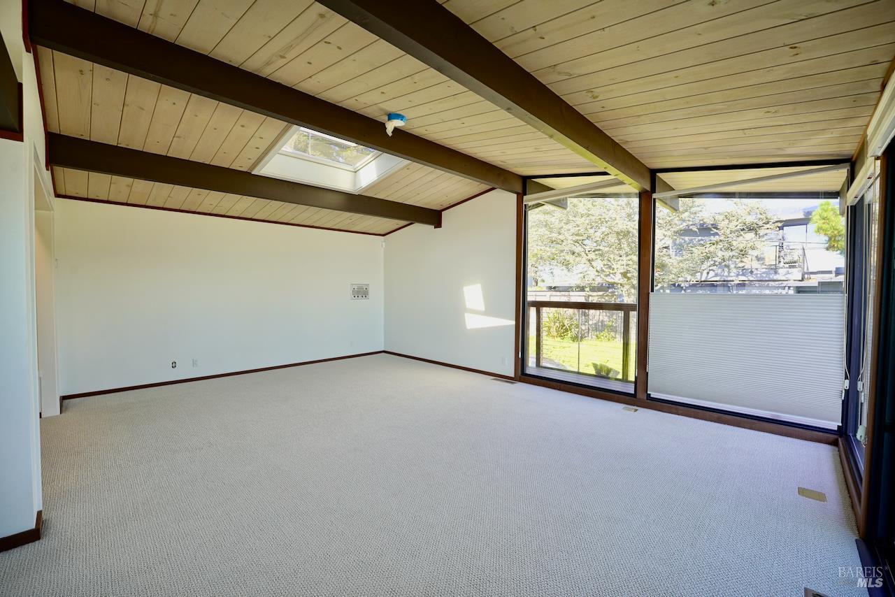 Detail Gallery Image 16 of 45 For 119 Cloud View Rd, Sausalito,  CA 94965 - 3 Beds | 3 Baths