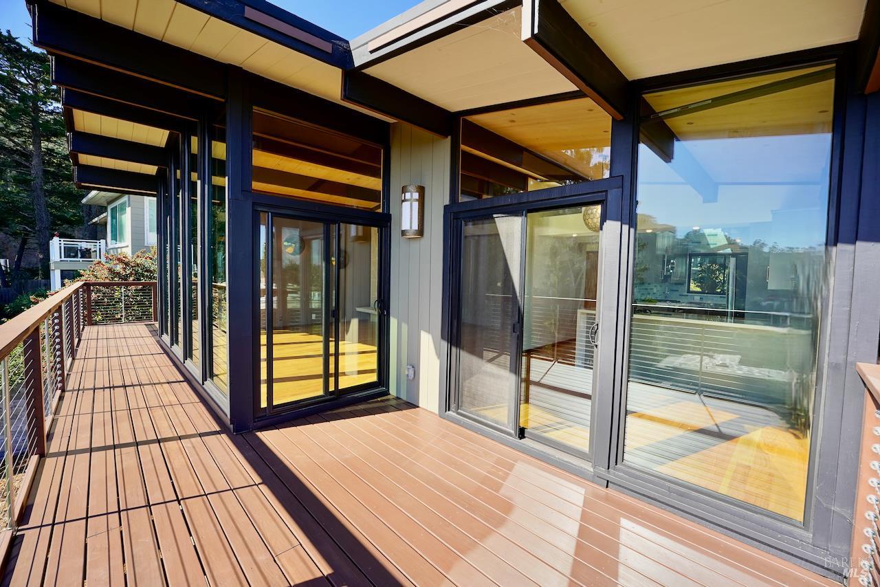 Detail Gallery Image 17 of 45 For 119 Cloud View Rd, Sausalito,  CA 94965 - 3 Beds | 3 Baths