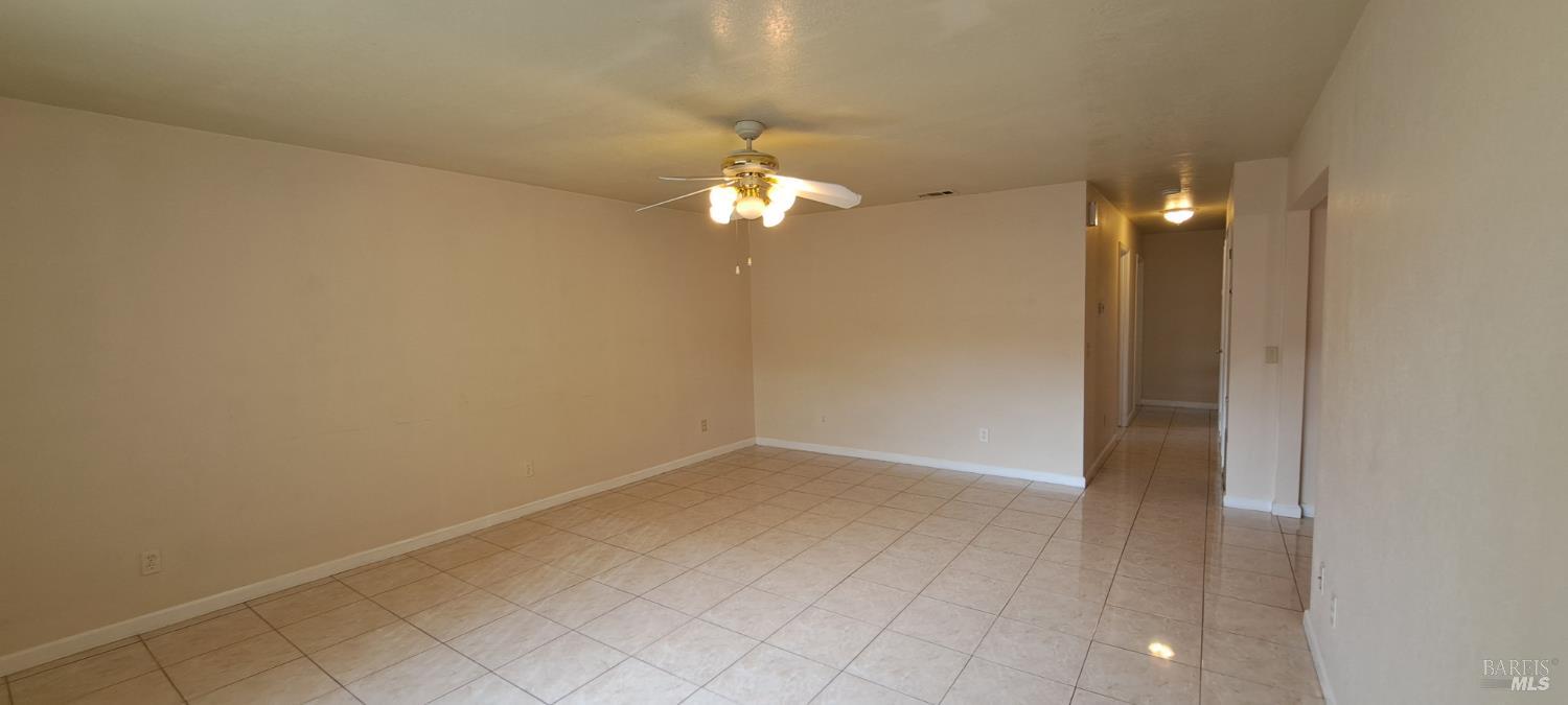 Detail Gallery Image 3 of 27 For 355 Spindrift Way, Vacaville,  CA 95687 - 3 Beds | 2 Baths