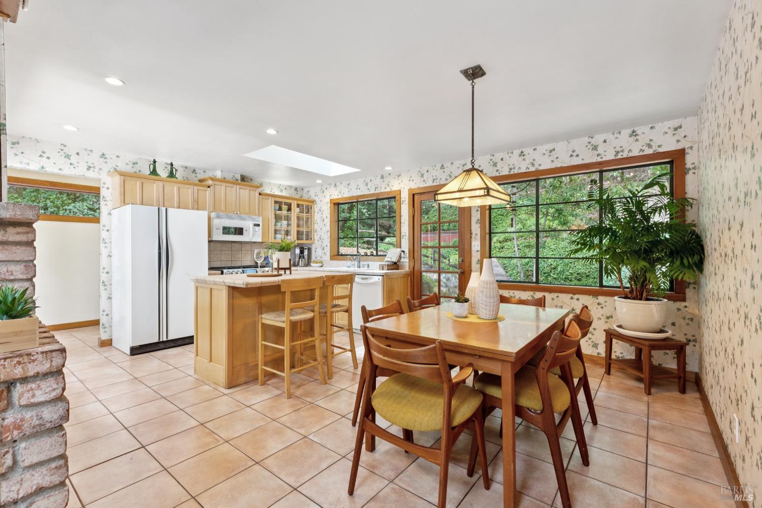 Detail Gallery Image 11 of 37 For 1311 W Dry Creek Rd, Healdsburg,  CA 95448 - 2 Beds | 1/1 Baths