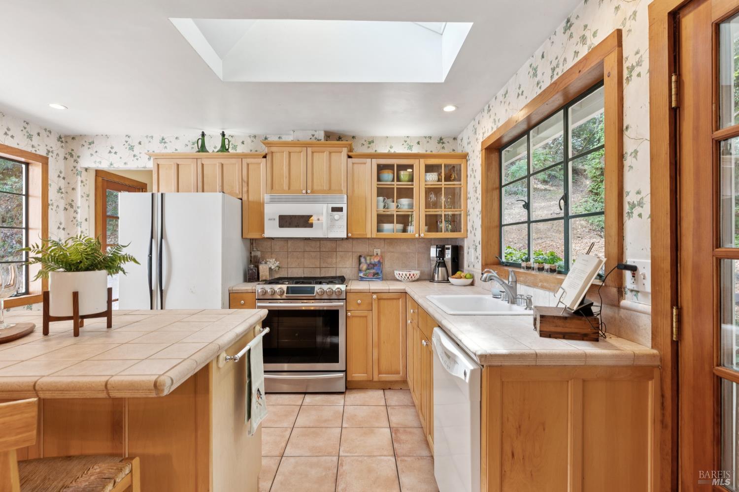 Detail Gallery Image 12 of 37 For 1311 W Dry Creek Rd, Healdsburg,  CA 95448 - 2 Beds | 1/1 Baths