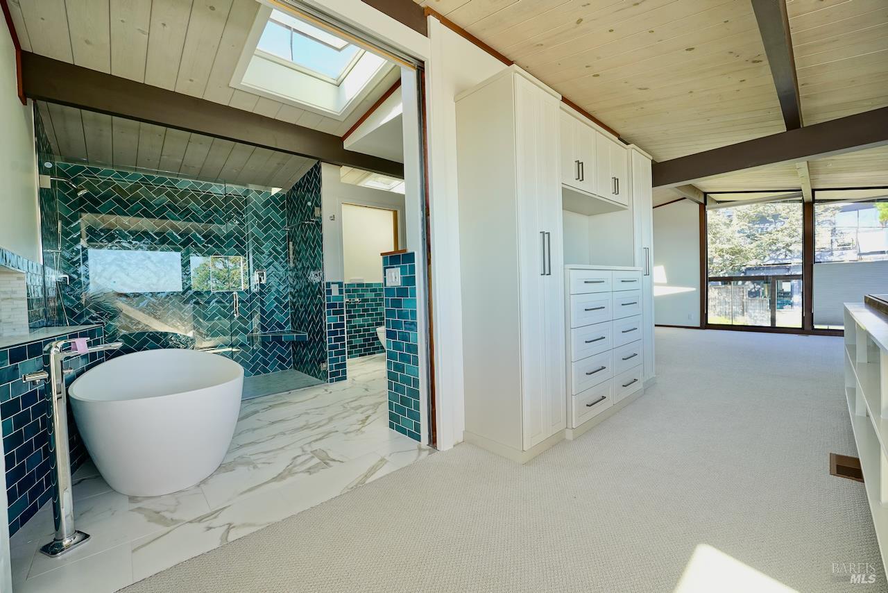 Detail Gallery Image 26 of 45 For 119 Cloud View Rd, Sausalito,  CA 94965 - 3 Beds | 3 Baths