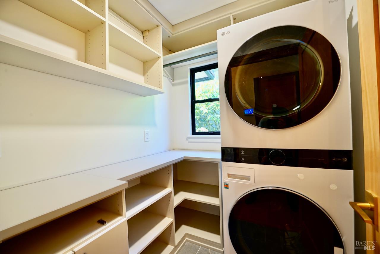 Detail Gallery Image 39 of 45 For 119 Cloud View Rd, Sausalito,  CA 94965 - 3 Beds | 3 Baths