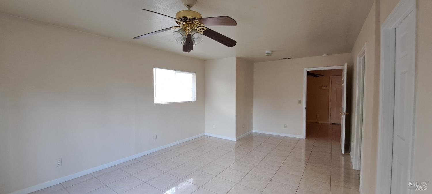 Detail Gallery Image 9 of 27 For 355 Spindrift Way, Vacaville,  CA 95687 - 3 Beds | 2 Baths