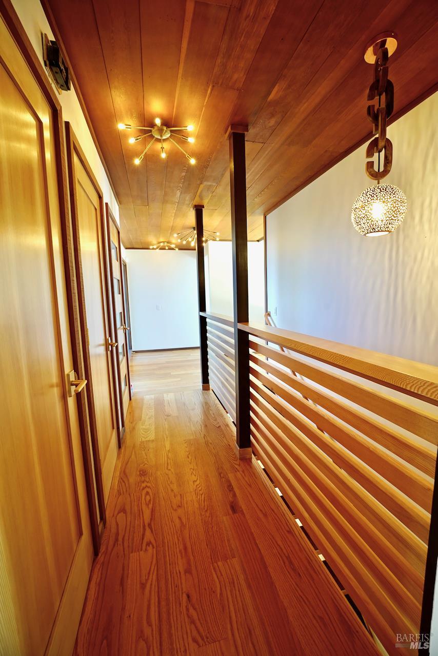 Detail Gallery Image 28 of 45 For 119 Cloud View Rd, Sausalito,  CA 94965 - 3 Beds | 3 Baths