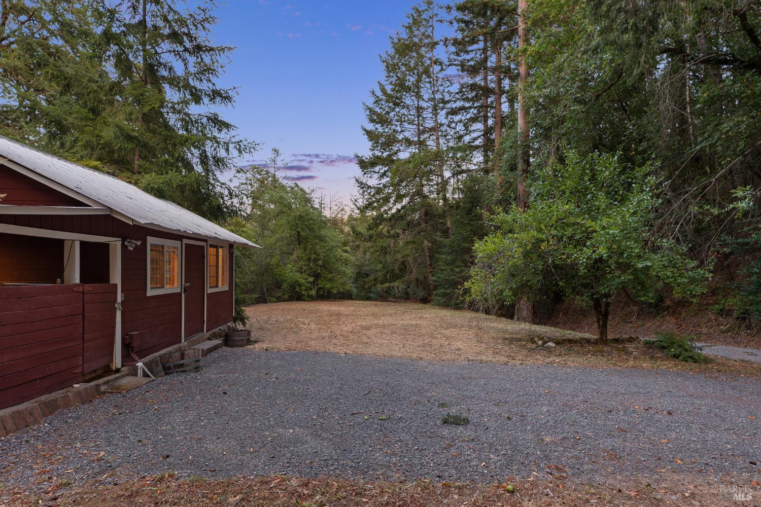 Detail Gallery Image 32 of 37 For 1311 W Dry Creek Rd, Healdsburg,  CA 95448 - 2 Beds | 1/1 Baths