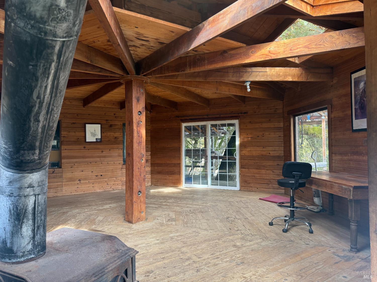 Detail Gallery Image 6 of 36 For 4411 Moose Rd, Ukiah,  CA 95482 - 2 Beds | 0/1 Baths