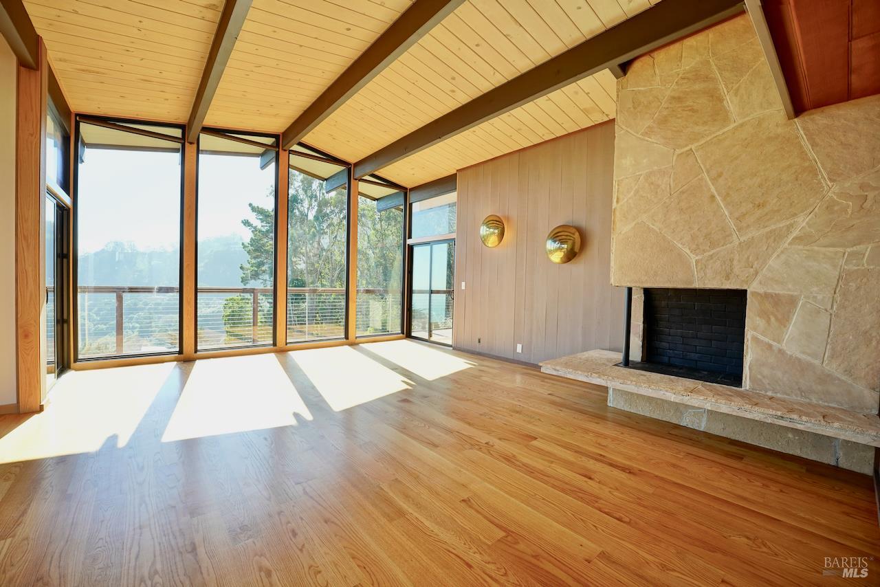 Detail Gallery Image 7 of 45 For 119 Cloud View Rd, Sausalito,  CA 94965 - 3 Beds | 3 Baths
