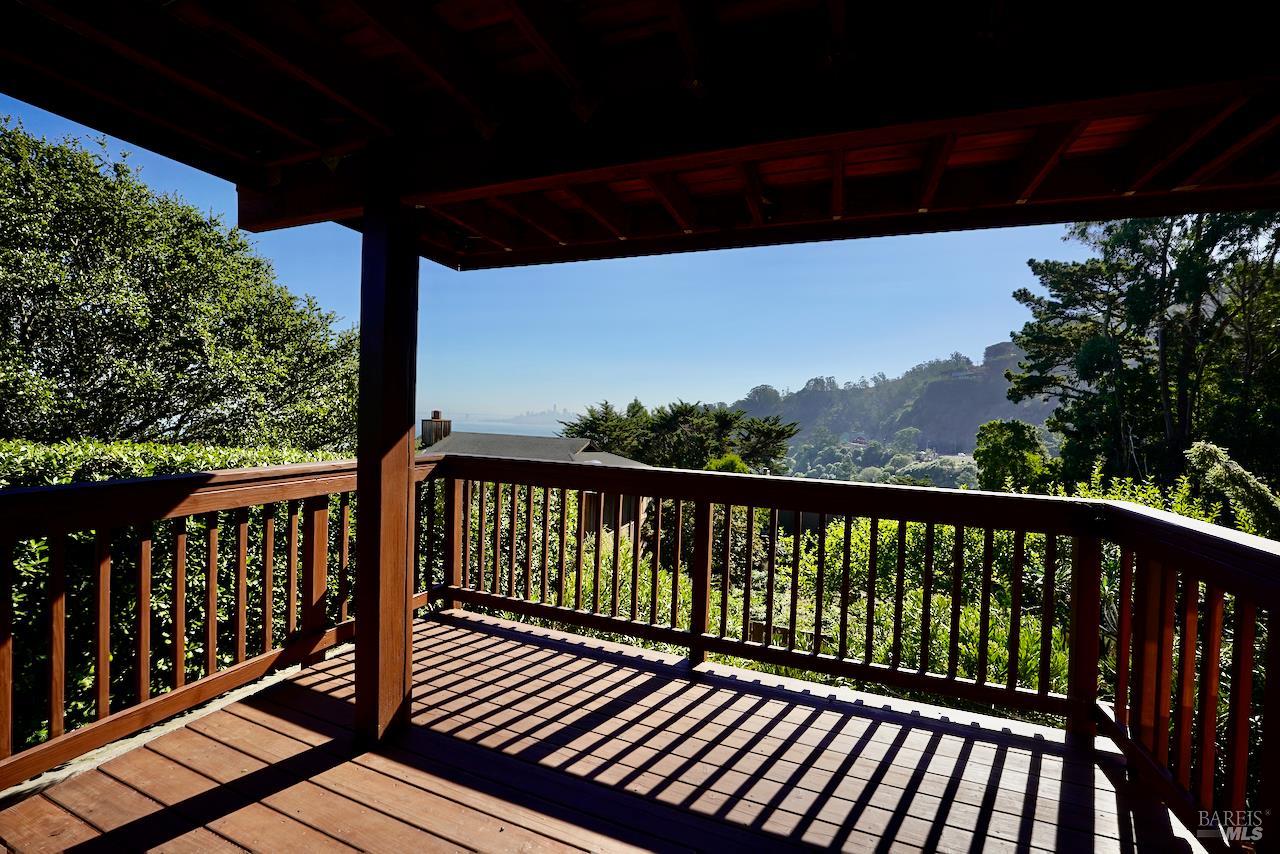 Detail Gallery Image 33 of 45 For 119 Cloud View Rd, Sausalito,  CA 94965 - 3 Beds | 3 Baths