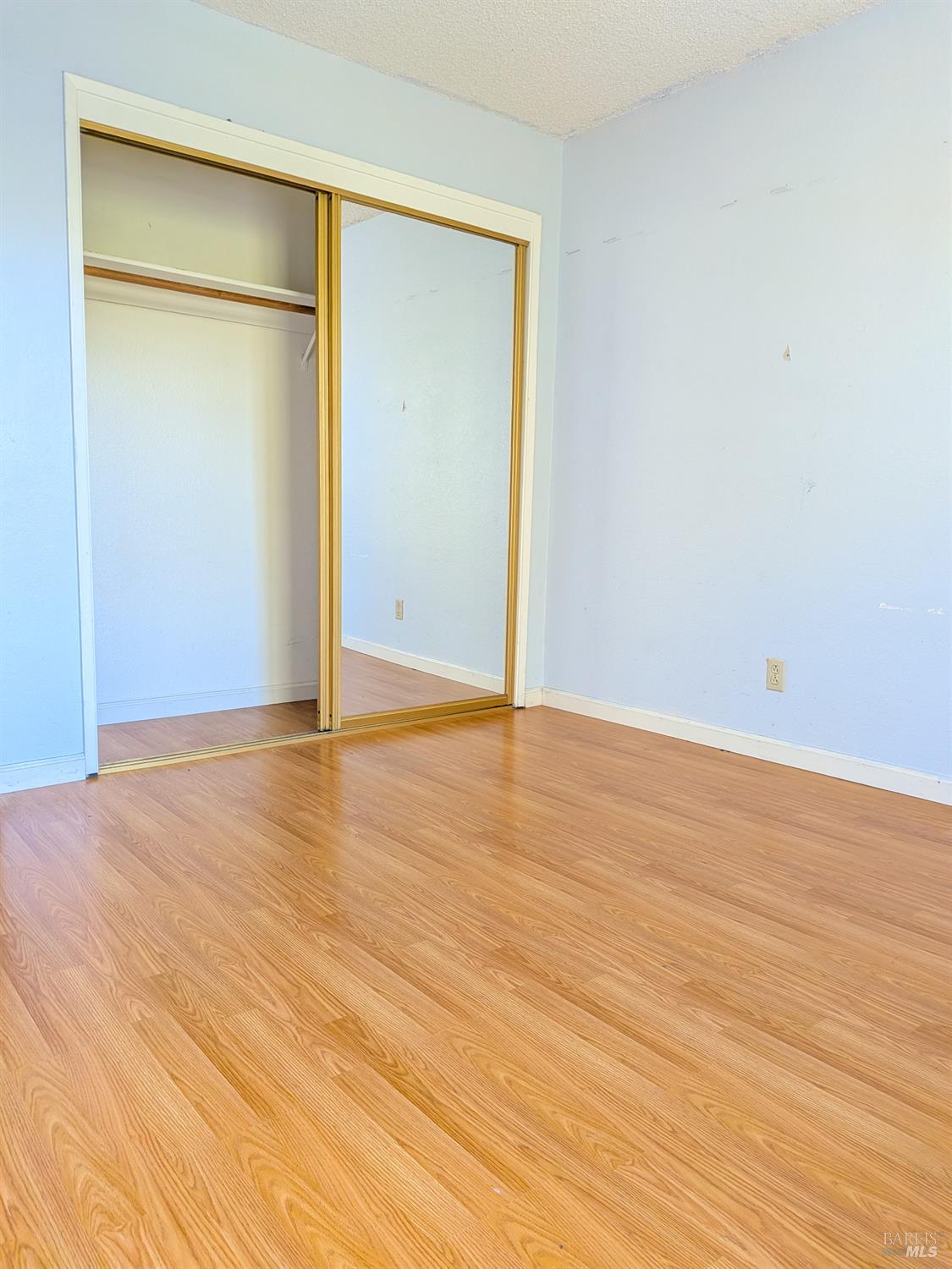 Detail Gallery Image 14 of 18 For 2420 Shoreline Dr, Napa,  CA 94558 - 4 Beds | 3 Baths