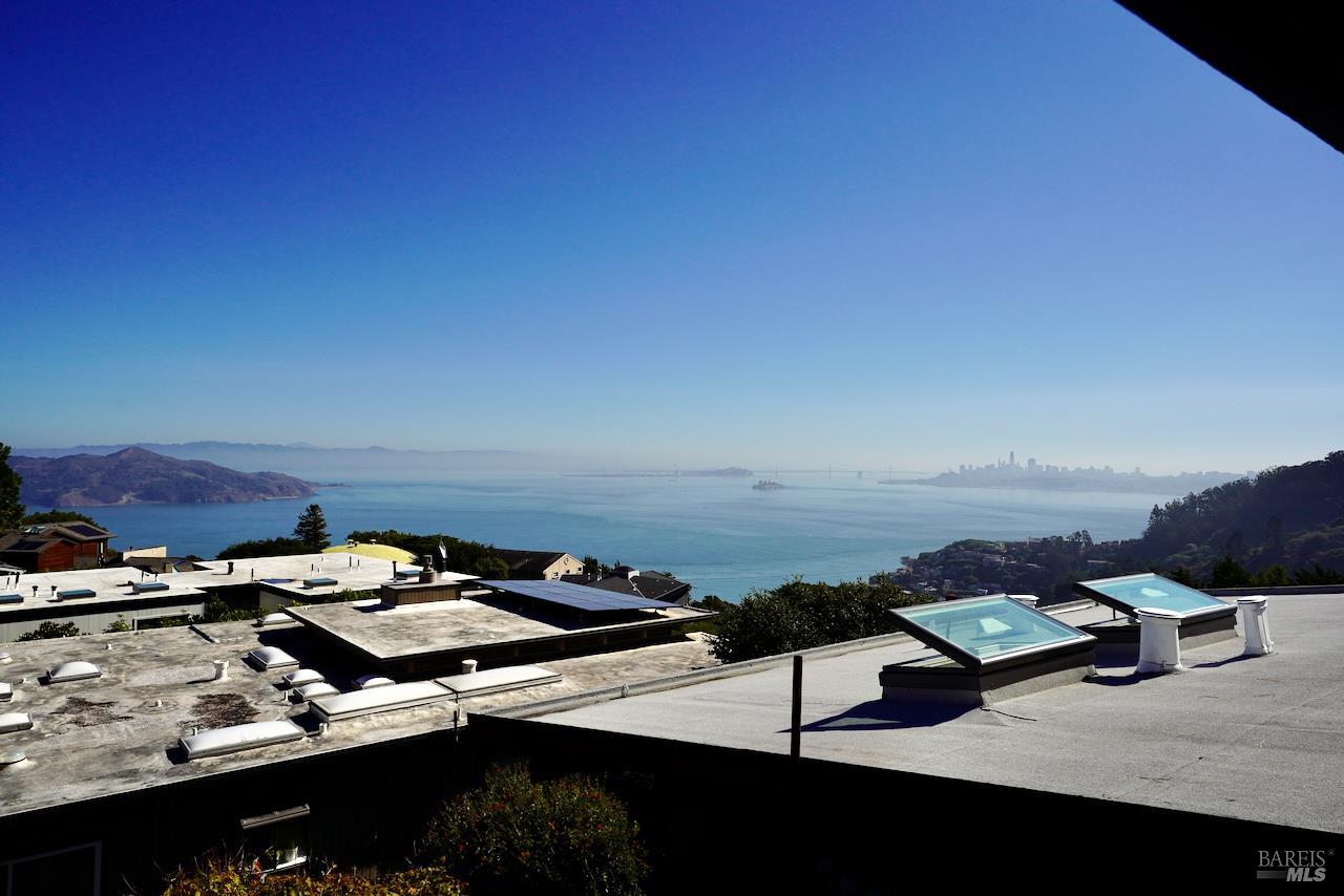 Detail Gallery Image 22 of 45 For 119 Cloud View Rd, Sausalito,  CA 94965 - 3 Beds | 3 Baths