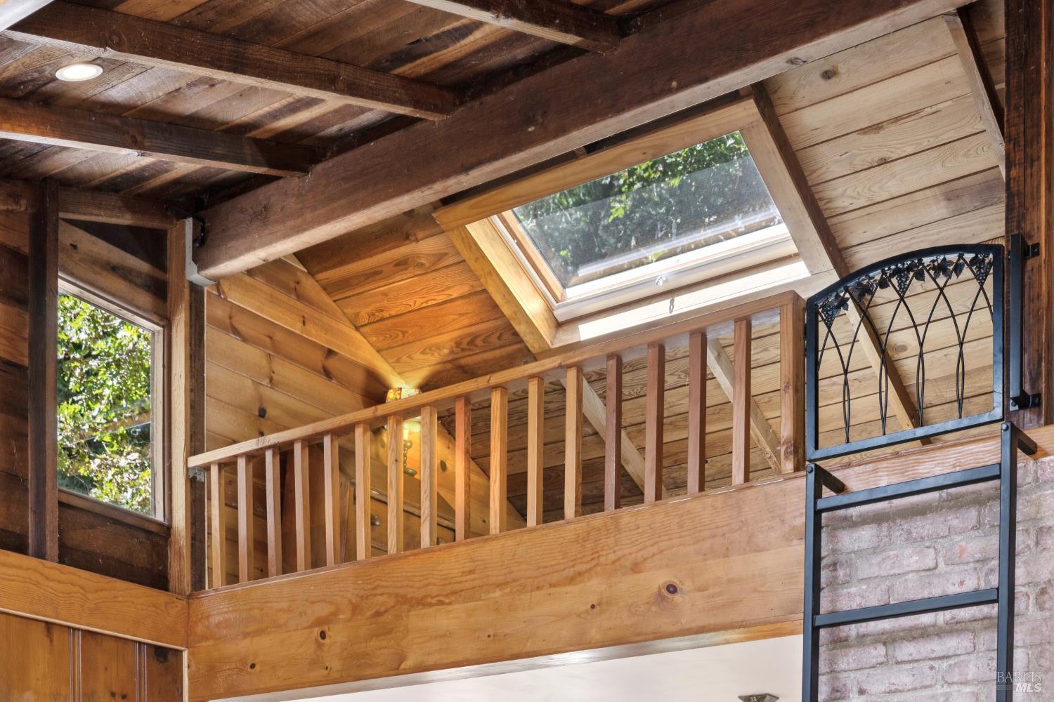 Detail Gallery Image 9 of 37 For 1311 W Dry Creek Rd, Healdsburg,  CA 95448 - 2 Beds | 1/1 Baths