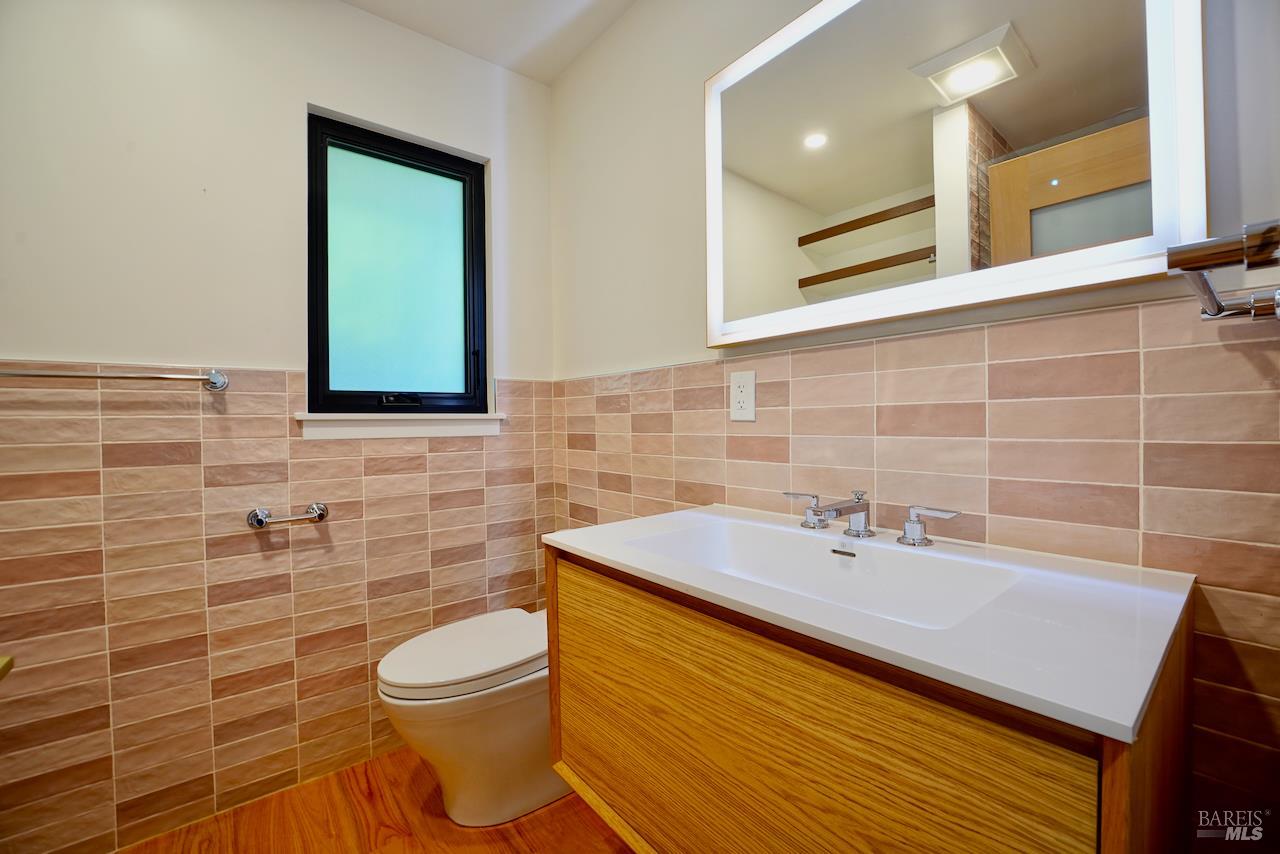 Detail Gallery Image 31 of 45 For 119 Cloud View Rd, Sausalito,  CA 94965 - 3 Beds | 3 Baths