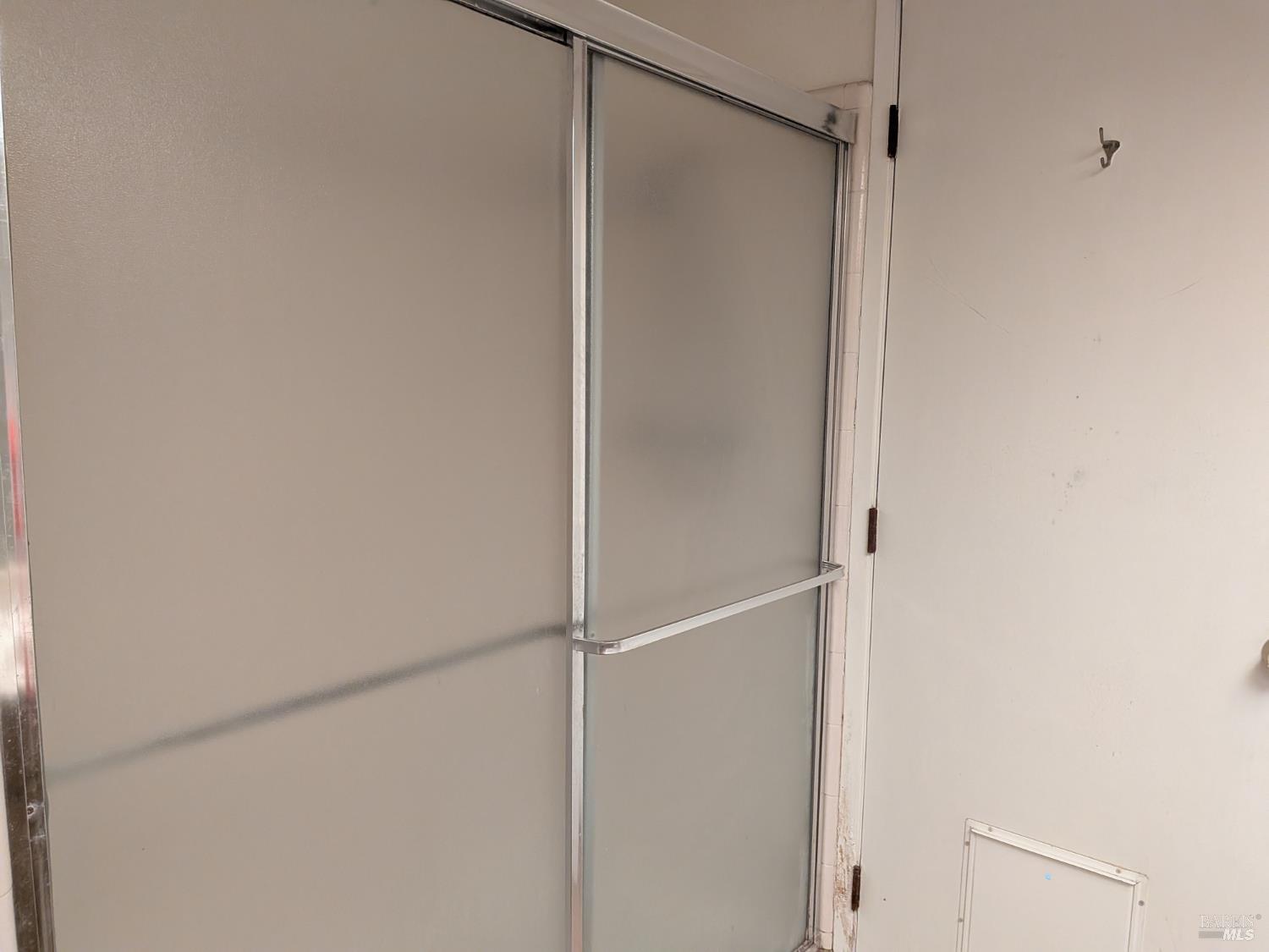 Detail Gallery Image 6 of 18 For 2420 Shoreline Dr, Napa,  CA 94558 - 4 Beds | 3 Baths