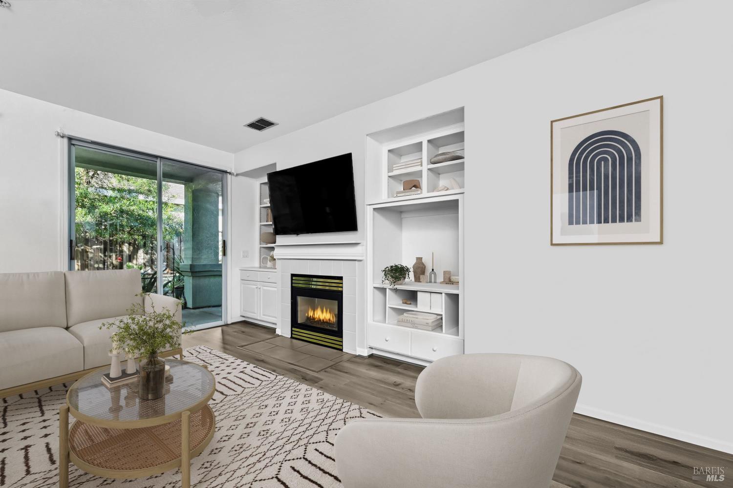 Detail Gallery Image 15 of 40 For 124 Wisteria Cir, Cloverdale,  CA 95425 - 2 Beds | 2 Baths