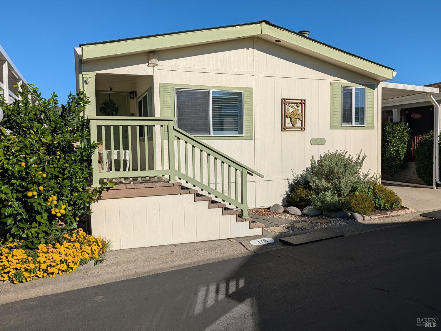 Front Image Thumbnail for BA325092744